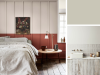 Little Greene - French Grey 113 in een slaapkamer met een houtenvloer
