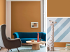 Little Greene - Middle Buff 122 op de wand en plint met blauwe accenten