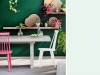 Little Greene - Aquamarine Pale 282 op tuintafel