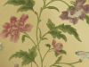 Little Greene bloemenbehang met grote roze en paarse bloemen China Rose - Emerald Lustre