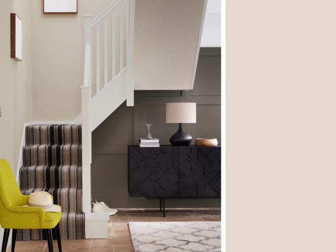 Little Greene - Rolling Fog Light 271 in een trapopgang