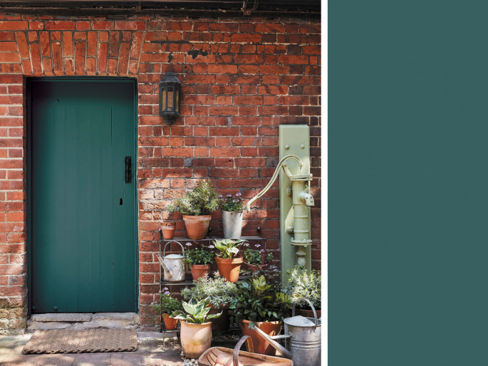 Little Greene - Goblin 311 op tuindeur in muur