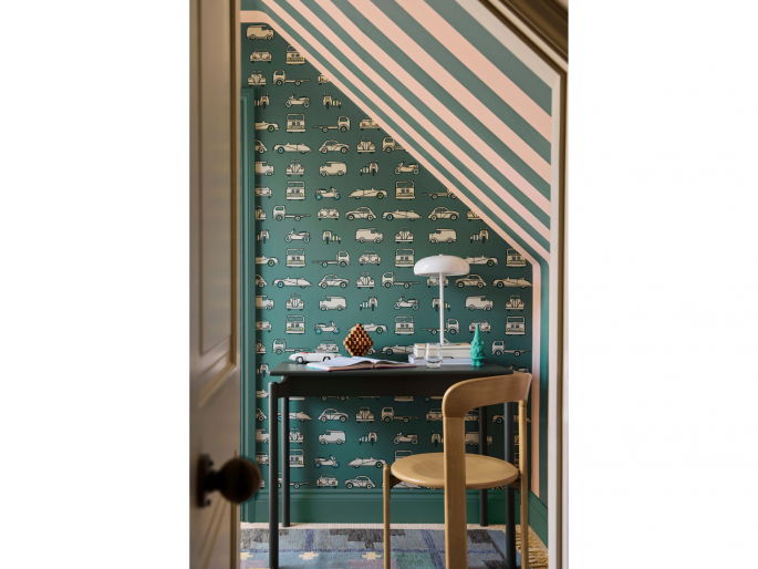 Little Greene behang Broad Stripe Pleat in een kinderkamer