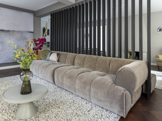 Roomdivider as zwart
